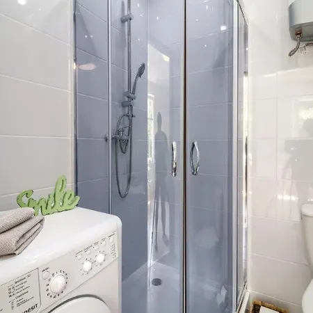 Niron Apartament Niepodleglosci アパート