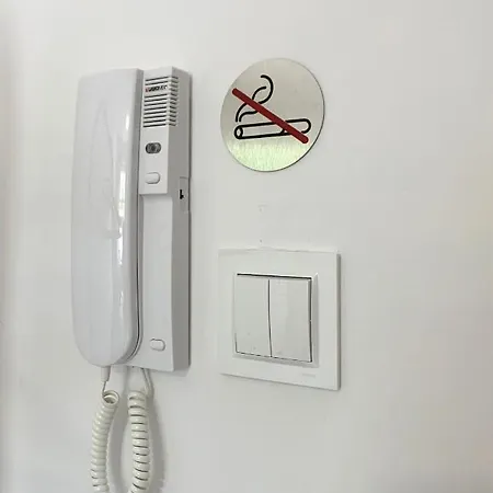 アパート Niron Apartament Niepodleglosci ピワ