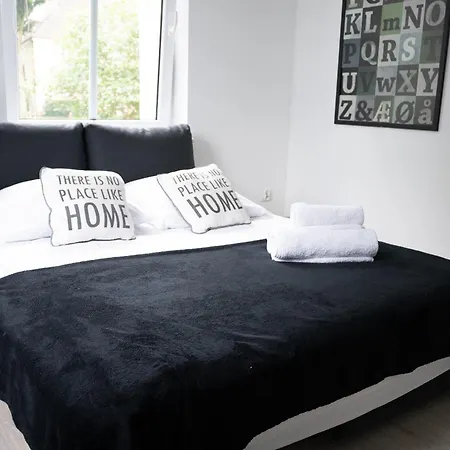 アパート Niron Apartament Niepodleglosci ピワ